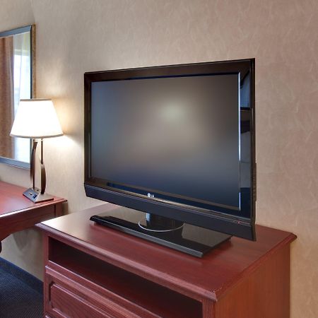 Holiday Inn Express Jamestown By Ihg Exteriör bild