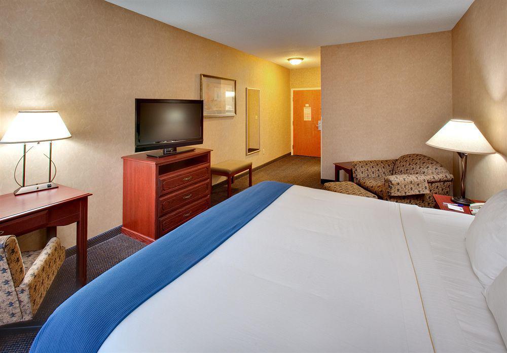 Holiday Inn Express Jamestown By Ihg Rum bild