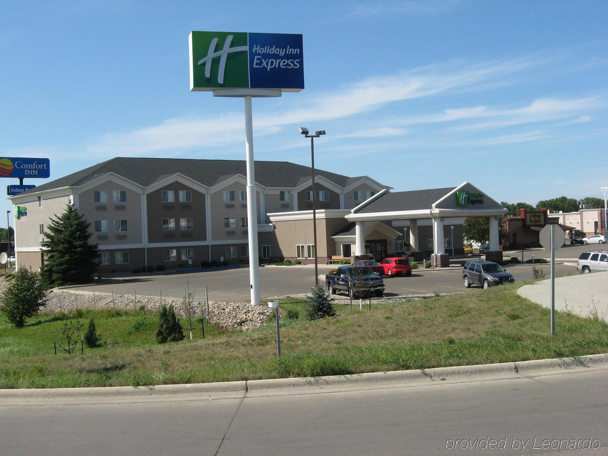 Holiday Inn Express Jamestown By Ihg Exteriör bild